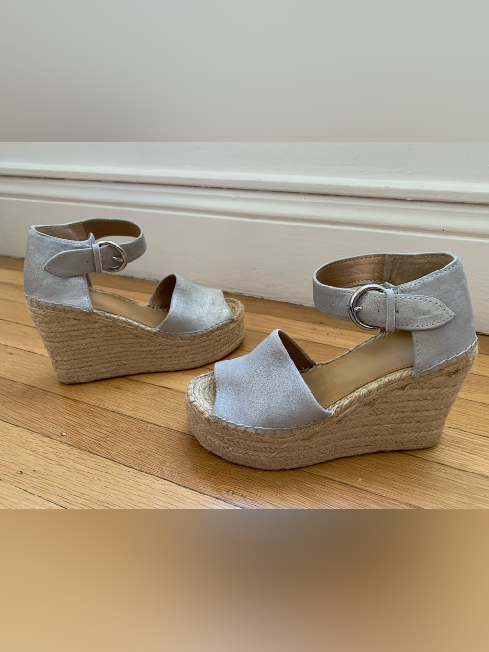 VGUC MARC FISHER MLALIDA Silver Shiny Matt Leather Hi-Wedge Espadrille SZ 8.5M - Picture 12 of 16